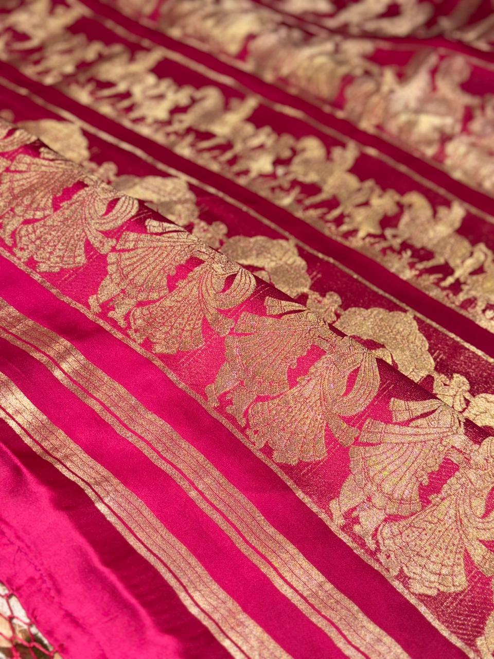 Zarika - Gaji silk in bandhej print